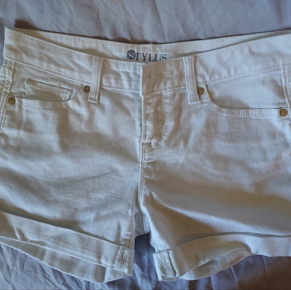 Shorts - Picture 3 of 3
